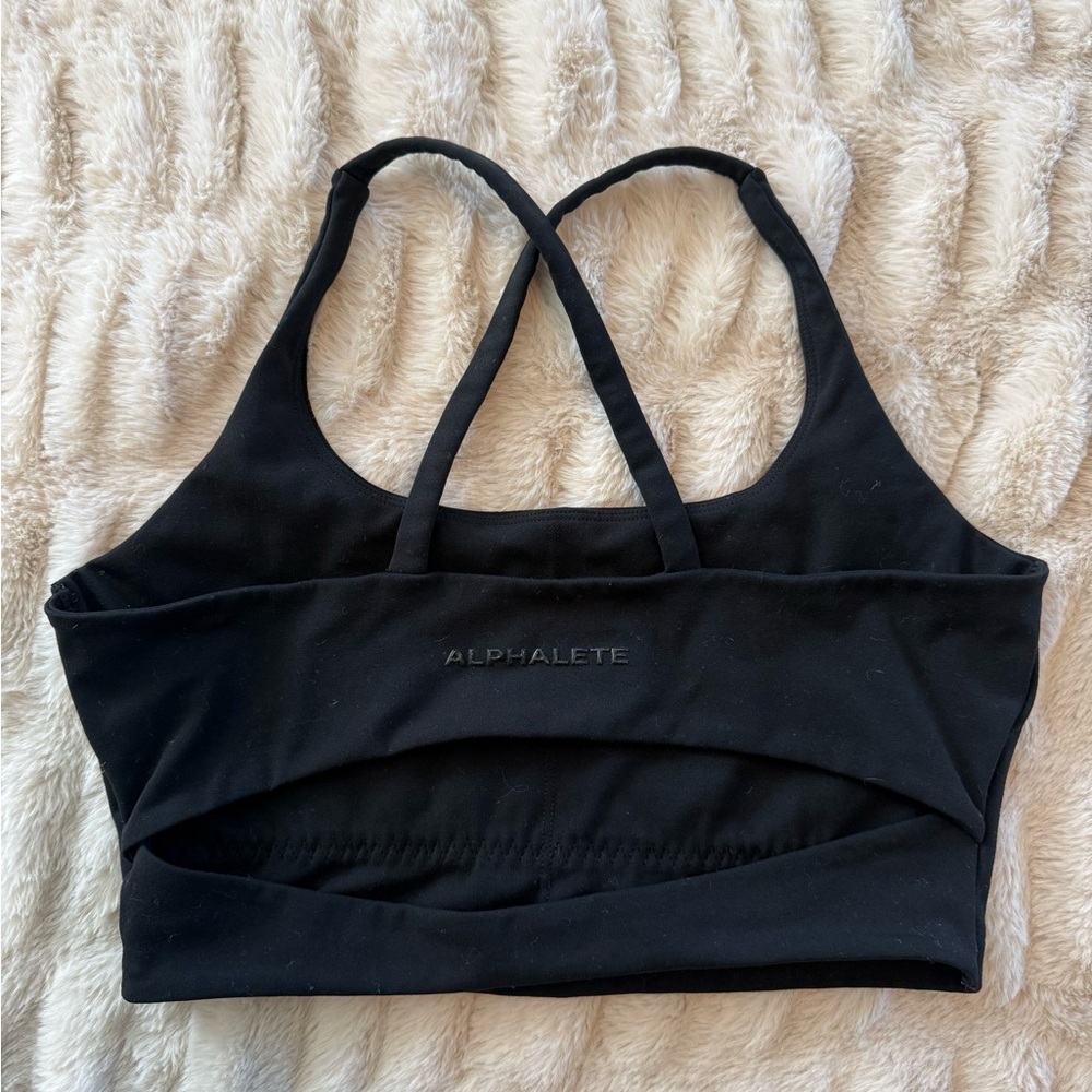 Alphalete Women's Sleek Black Sports Bra